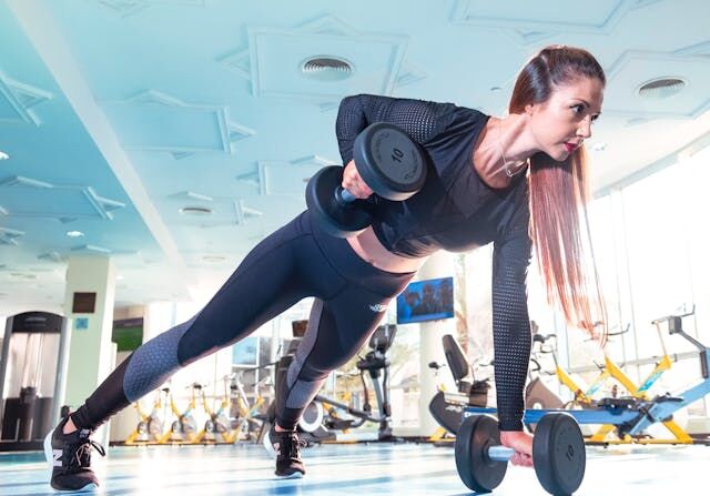 Summer into Shape: Combining Fitness and Non-Invasive Weight Loss with Client Reviews